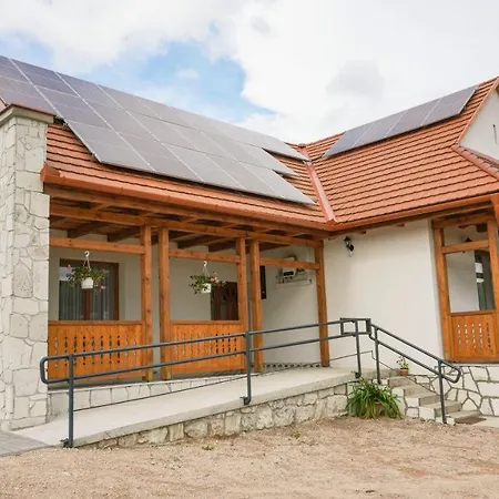 Zempleni Tuenderkert Vendeghaz