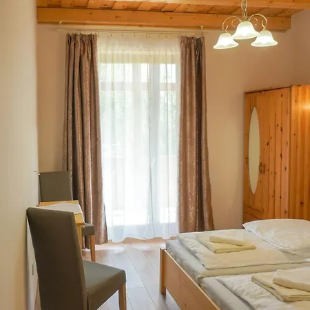 Zempleni Tuenderkert Vendeghaz 3*