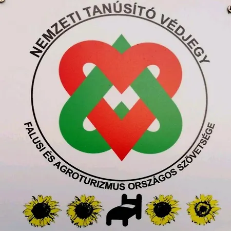 Zempleni Tuenderkert Vendeghaz 3* Fuzerkomlos