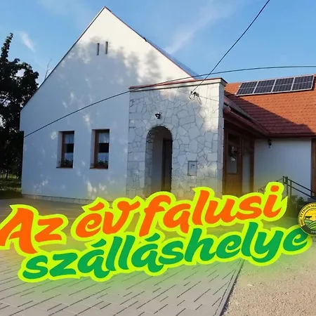 Zempleni Tuenderkert Vendeghaz *