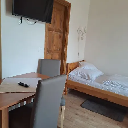 Zempleni Tuenderkert Vendeghaz Guest house *
