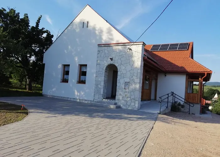 Zempleni Tuenderkert Vendeghaz 3* Fuzerkomlos